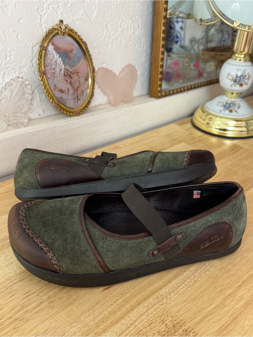 Earth Olive Green Suede Mary Jane Flats Leather Trim Comfort Shoes Size 9 Boho - Picture 10 of 14
